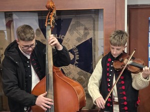 Odwiedziny kolędników w Komendzie Powiatowej Policji w Żywcu