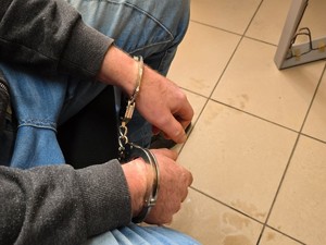 Zatrzymany sprawca zniszczenia mienia i gróźb karalnych