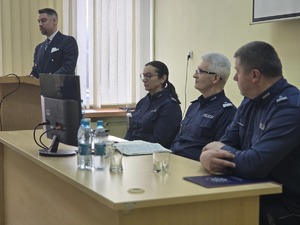 Zdjęcie przedstawia policjantów podczas narady rocznej w Komendzie Powiatowej Policji w Żywcu