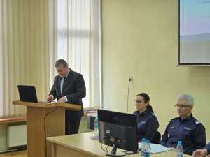 Zdjęcie przedstawia policjantów podczas narady rocznej w Komendzie Powiatowej Policji w Żywcu