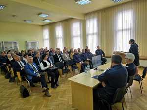 Zdjęcie przedstawia policjantów podczas narady rocznej w Komendzie Powiatowej Policji w Żywcu