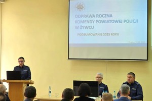 Zdjęcie przedstawia policjantów podczas narady rocznej w Komendzie Powiatowej Policji w Żywcu