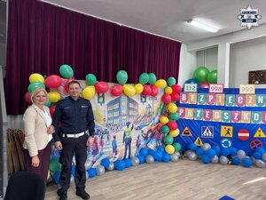 Zdjęcie przedstawia uczestników trzynastego międzyprzedszkolnego konkursu wiedzy "Bezpieczny Przedszkolak - Bezpieczna droga do przedszkola"