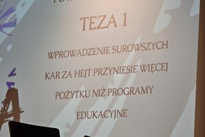 Zdjęcie przedstawia uczestników debaty oksfordzkiej Stop Klatka dla Hejtu