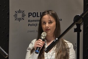 Zdjęcie przedstawia uczestników debaty oksfordzkiej Stop Klatka dla Hejtu