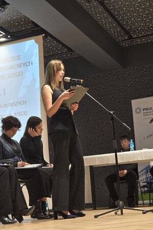 Zdjęcie przedstawia uczestników debaty oksfordzkiej Stop Klatka dla Hejtu