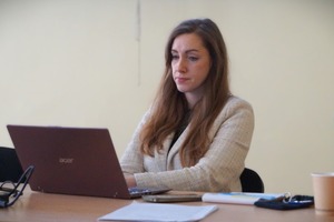 Zdjęcie przedstawia uczestników szkolenia w Komendzie Powiatowej Policji w Żywcu