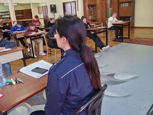 Zdjęcie przedstawia uczestników Turnieju Bezpieczeństwa w Ruchu Drogowym podczas wykonywanych konkurencji